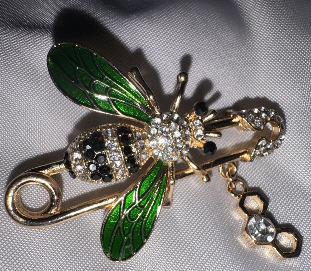 Bee Safety Pin Brooch Gold Tone Green Enamel Rhinestone Honeycomb Dangle New